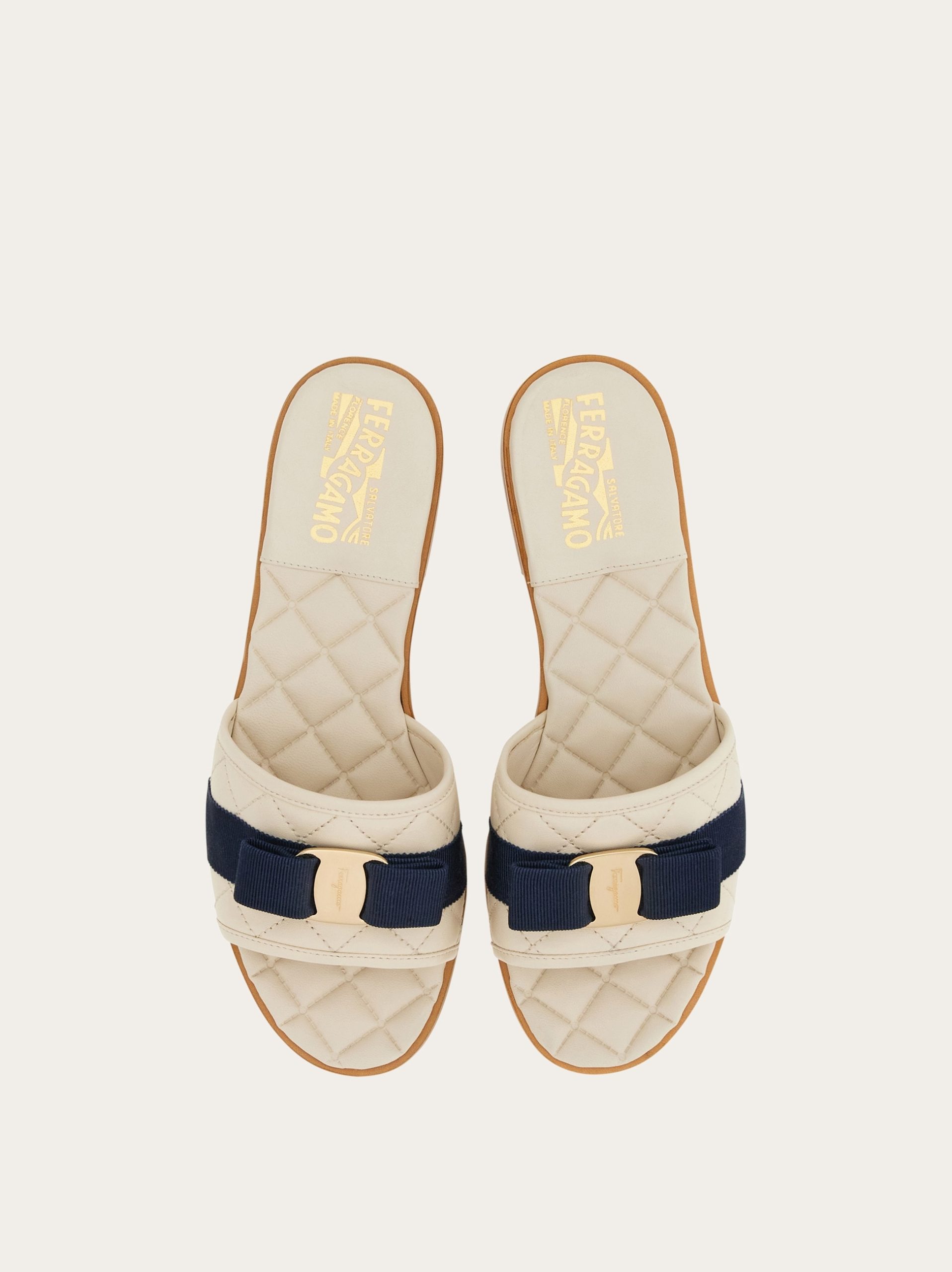 Ferragamo Vara bow quilted slide - Image 4